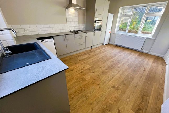 7 Crossfield, Durham photo 2