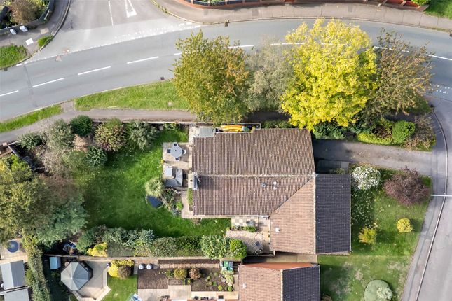 12, Pinaster Close, Devon photo 2
