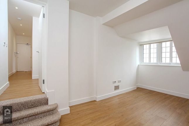 Thumbnail Flat to rent in Dyke Road, Hove, 1Tl.