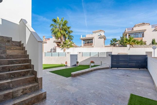 Villa for sale in Villamartin, Orihuela Costa, Alicante, Valencia, Spain