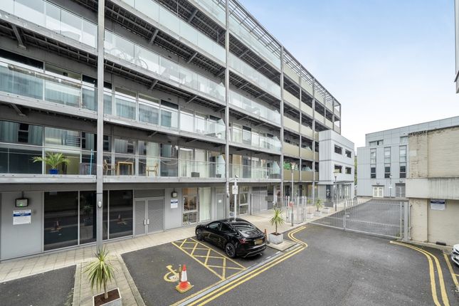Merryweather Place, London photo 3