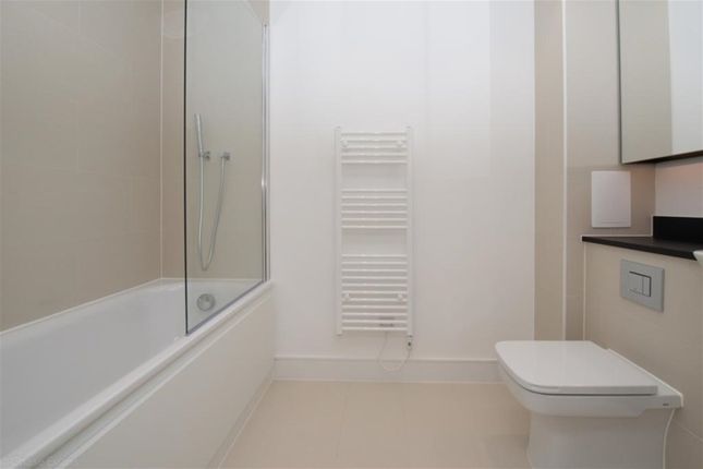 5, Ivy Point, Hannaford Walk, London photo 4