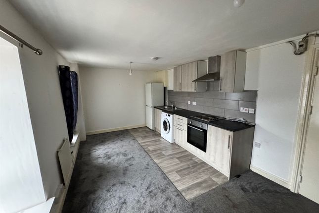 Flat 6, Washington Buildings, Station Street, Porth photo 2