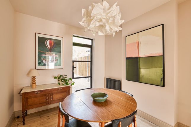 147 Fairfax Road, London photo 4