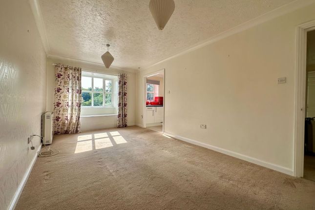 19, Tilley Close, Rochester photo 4