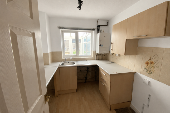 18, Queens Avenue, Bridgend photo 5