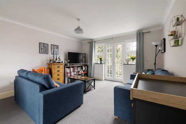 2-bed flat on Flat 6, 187A, Romford Road, Forest Gate, £330,000