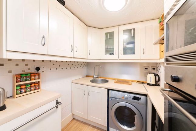 Studio for sale in Exeter Court, Didcot