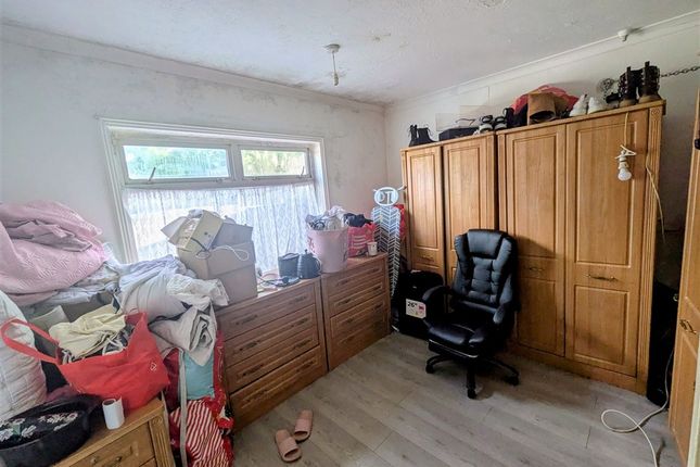 Bromley Drive, CARDIFF photo 3