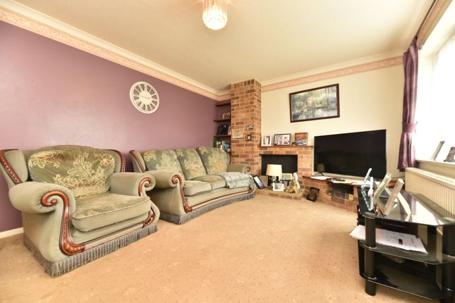 153 Greenfields, Huntingdon photo 5