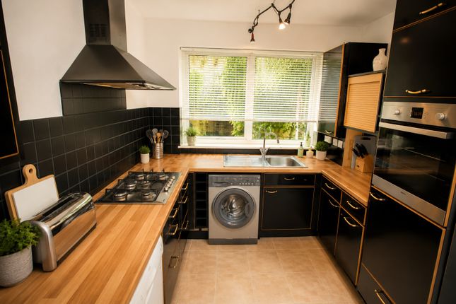 Flat 15, Kelso Lodge, London photo 3