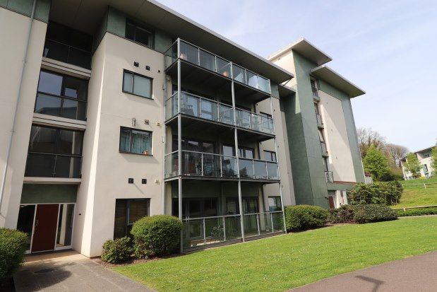 Thumbnail Flat to rent in Brooking House, Brentwood