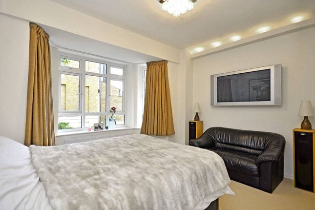 Thumbnail Flat to rent in Portsea Place, Hyde Park Estate, London