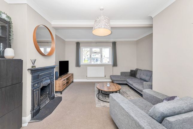 21 North Close, Royston photo 4
