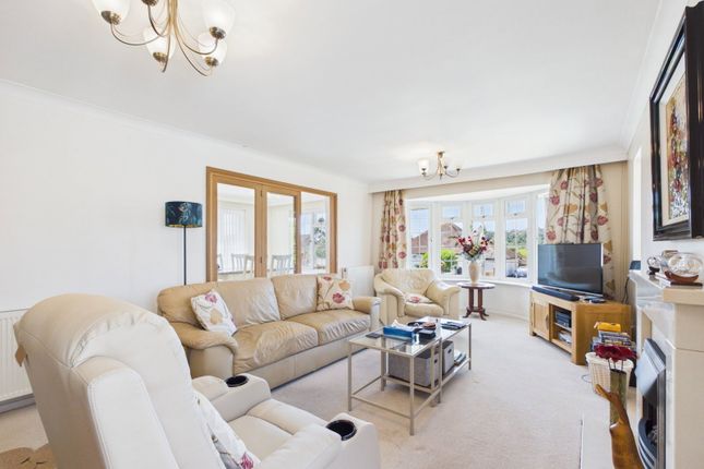 18, Sullington Gardens, Worthing photo 3