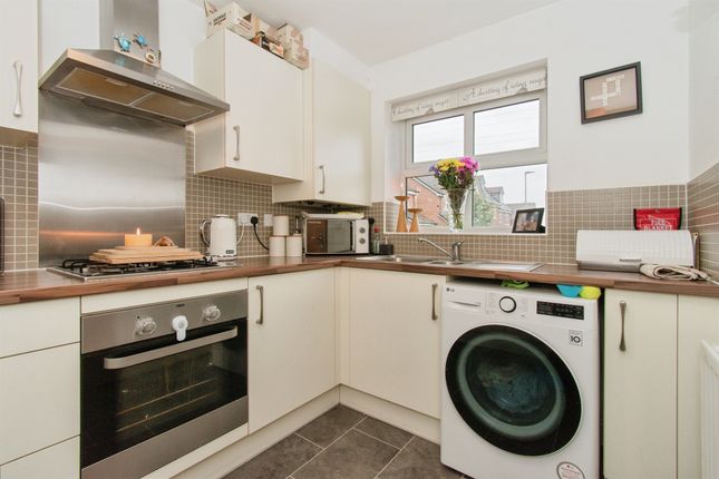 Mapplewell Road, CASTLEFORD photo 3