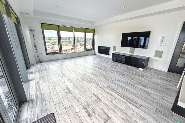 Apartment 604 - 21, Central Lofts, Waterloo Square, Newcastle upon Tyne photo 4
