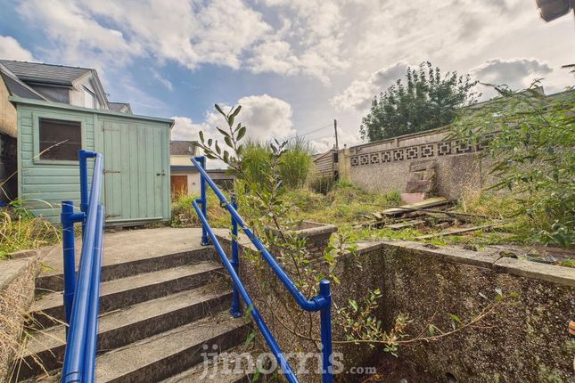 35 Orchard Row, Haverfordwest photo 4