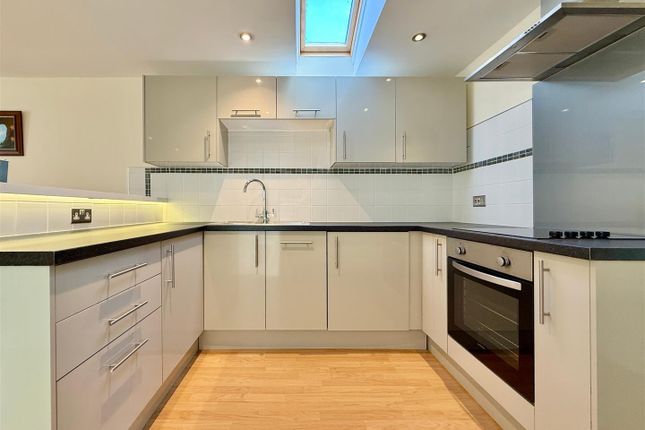 53, Cumber Drive, Brixham photo 2