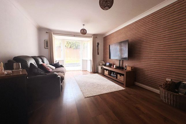 27, Furnace Drive, Northamptonshire photo 3
