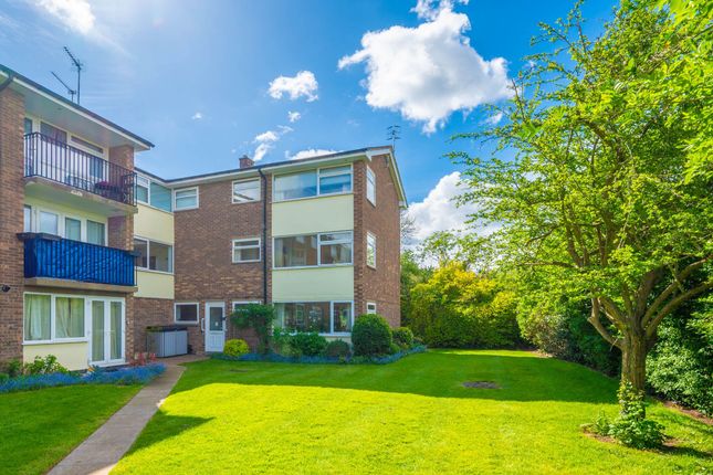 Flat for sale in Cherry Orchard, Stratford-Upon-Avon