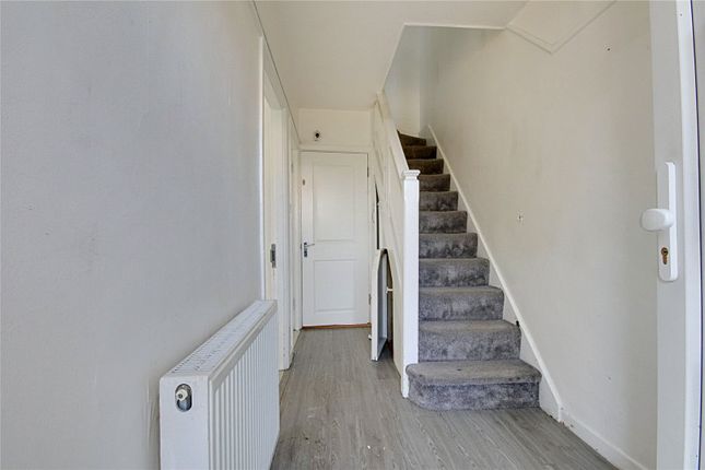 32, Cambourne Avenue, London photo 3