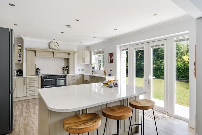 4, Laurel Drive, Oxted photo 2