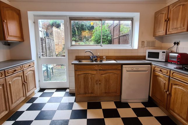 64 York Road, New Barnet photo 5