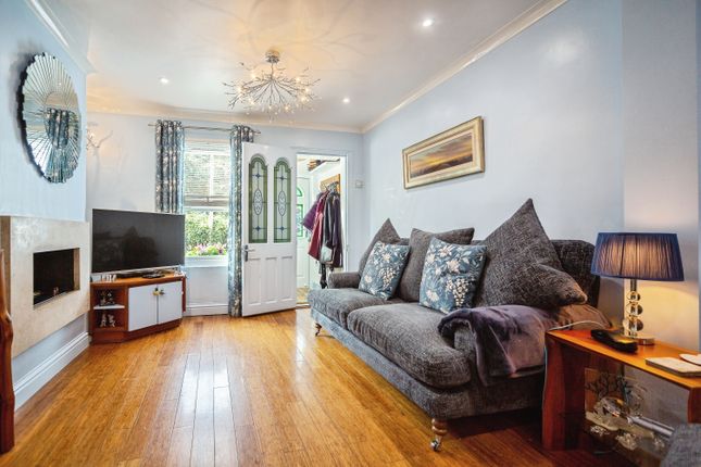 26, Railway Street, Gravesend photo 3