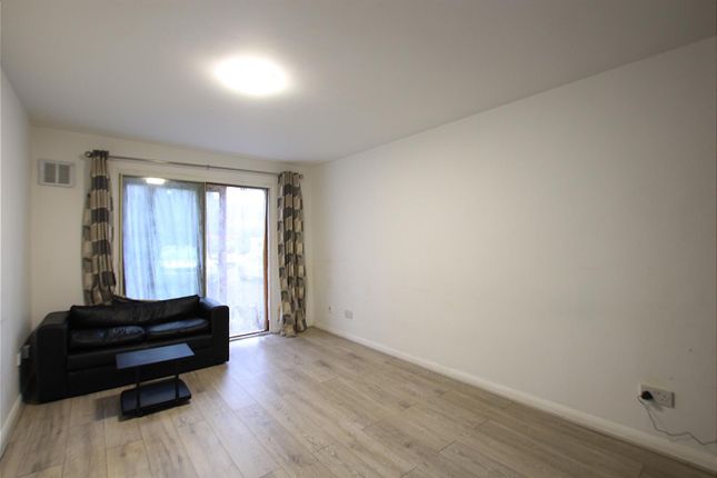 Flat 6, The Beeches, Hounslow photo 3