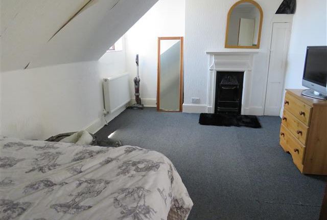 Flat to rent in Parkholme Terrace, High Street, Lowestoft