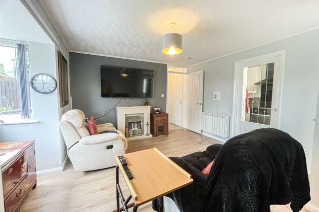 13, Ladywell Close, Burton-on-Trent photo 3