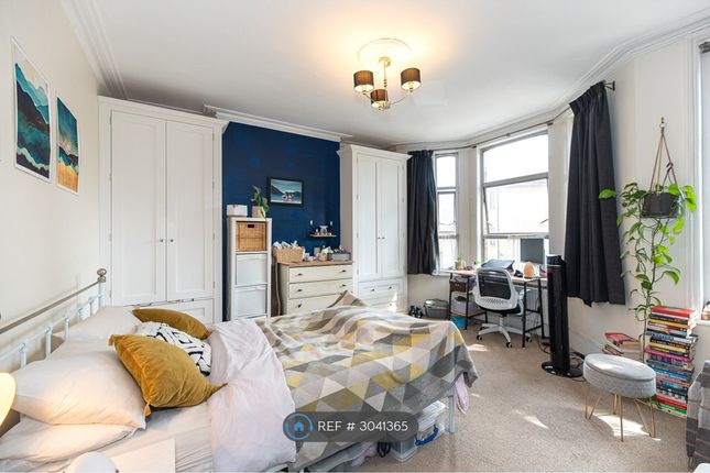 Searles Road, London photo 4