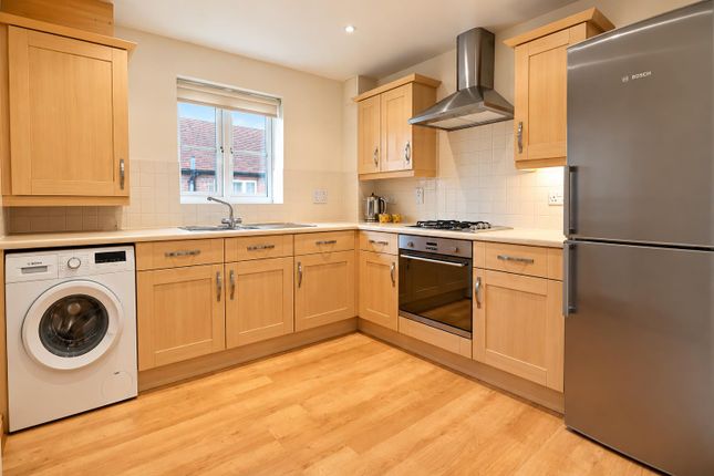 5, Summer Lodge, 11 Corwell Lane, Uxbridge photo 2
