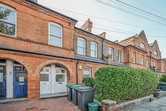 Gladstone Avenue, London, N22, Wood Green photo 3