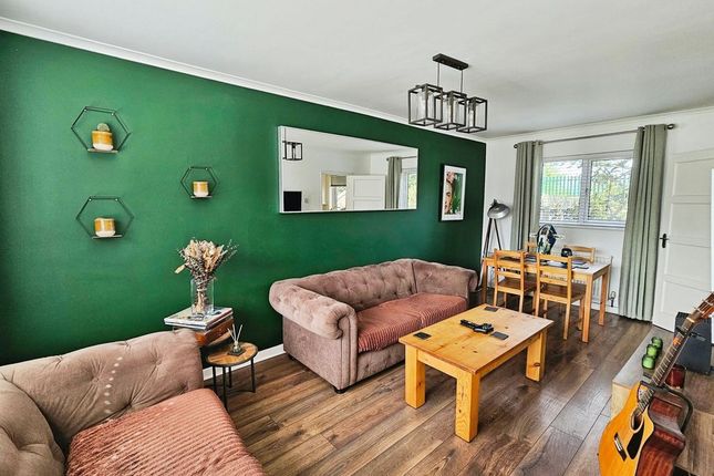 34, Melrose Avenue, Bedlington photo 2