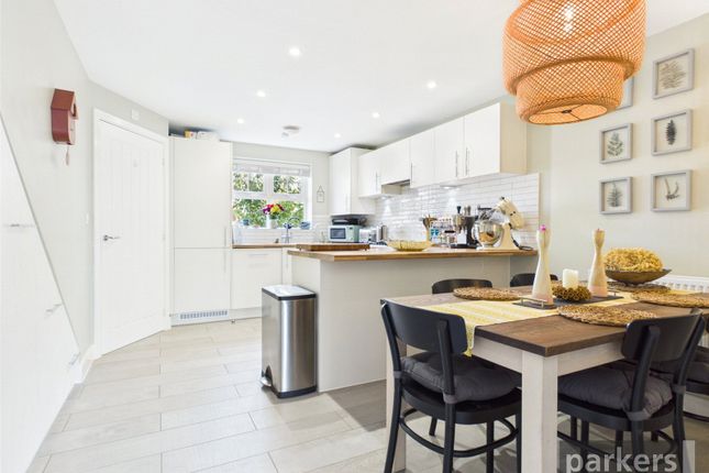 26, Thornbury Road, Witney photo 3