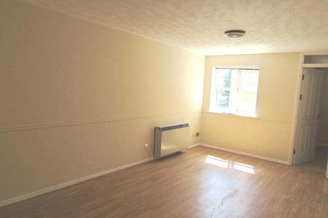 5 Foxglove Court, Vicars Bridge Close, Wembley photo 5