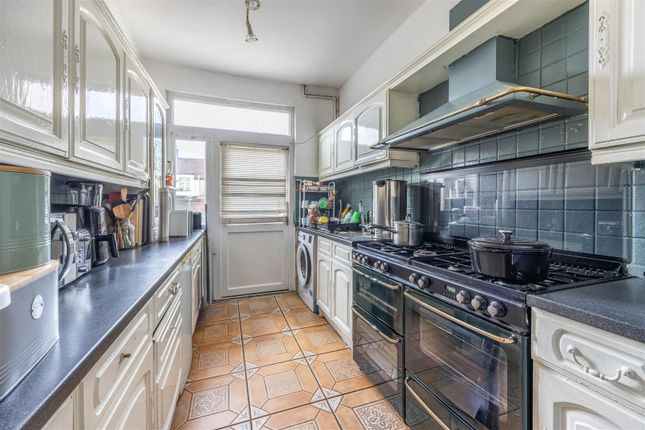 Hildaville Drive, Westcliff-On-Sea photo 2