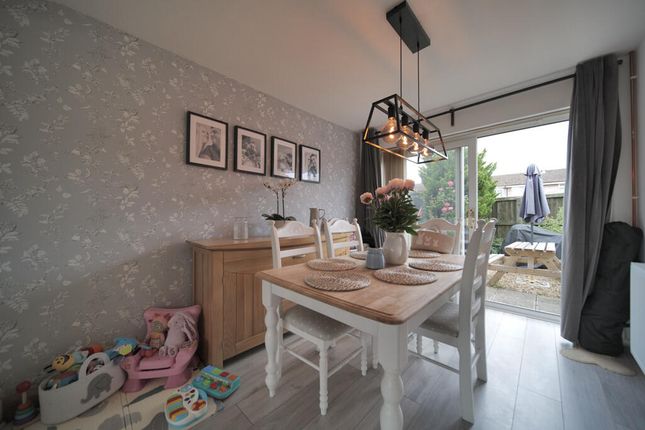 7, Vincent Close, Melksham photo 4