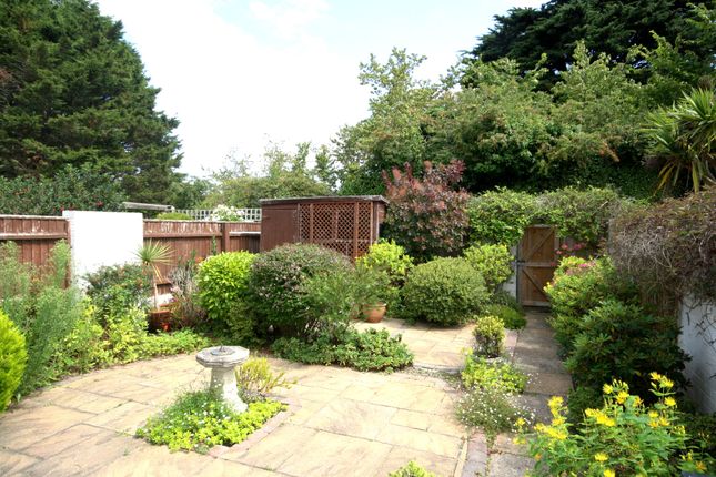 25, Deans Court, Milford-on-Sea photo 4
