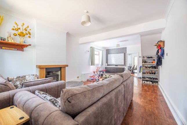69, Gore Road, Slough photo 4