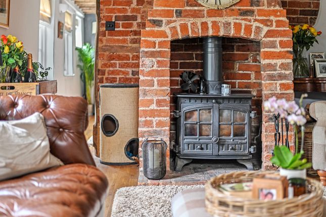 Dove Cottage, 38, The Green, Bury St. Edmunds, Suffolk. photo 4
