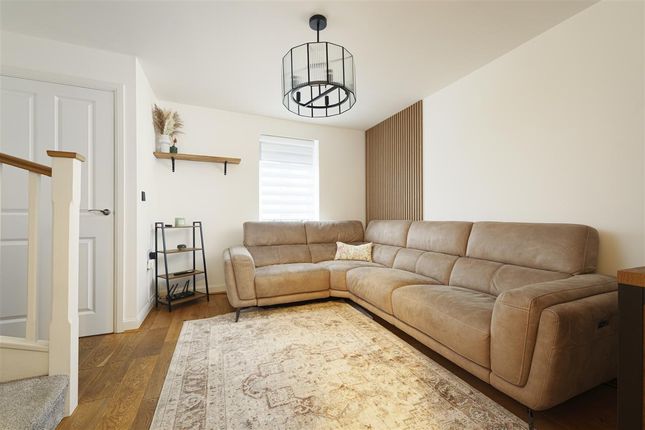 13, Rhondda Vale, Aylesham photo 4