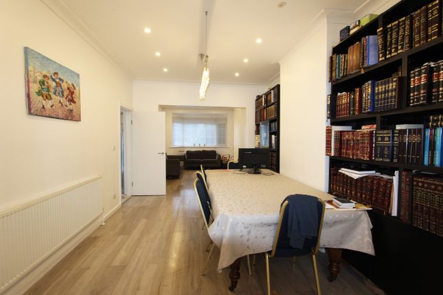 29, Sinclair Grove, London photo 5