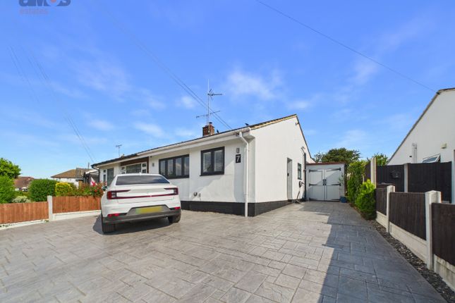 2-bed house on 7 Broomfield, Hadleigh, Essex, £450,000