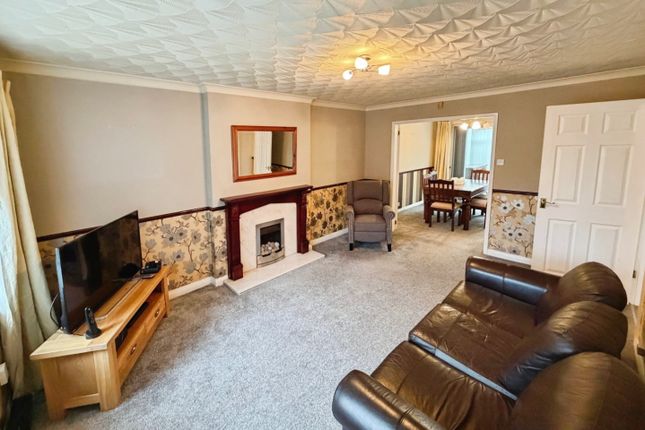 Underwood Drive, Ellesmere Port photo 5