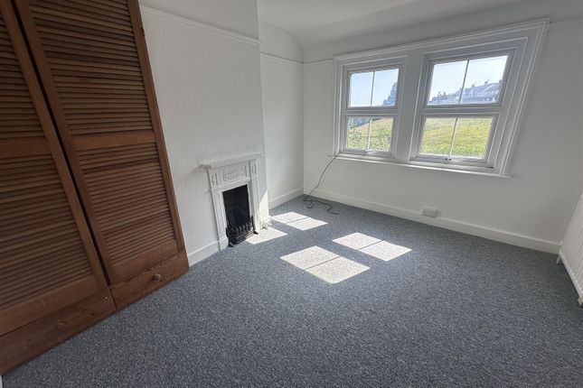 6, Rotherfield Avenue, Hastings photo 4
