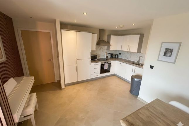 Apartment 38, South Quay, Swansea photo 3
