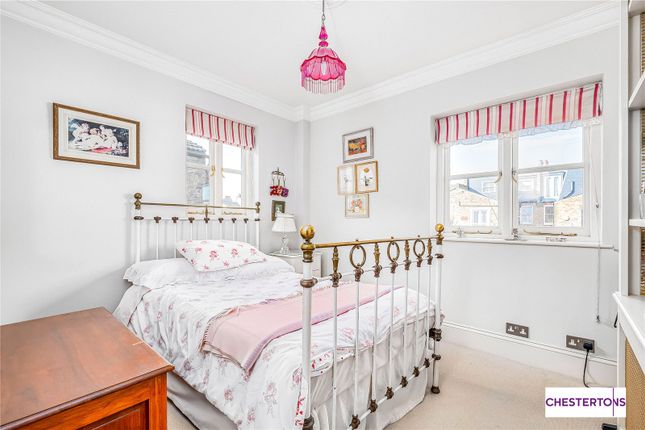 Terraced house to rent in Kingwood Road, Parsons Green